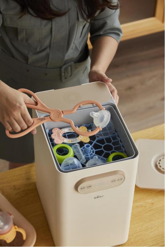 小熊自动奶瓶清洗机上市,小熊奶瓶清洗机定向喷头