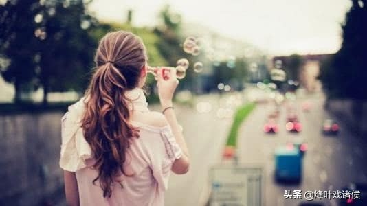 第一次见面就动手脚的男人怎么怼,第一次见面男人动手怎么应对