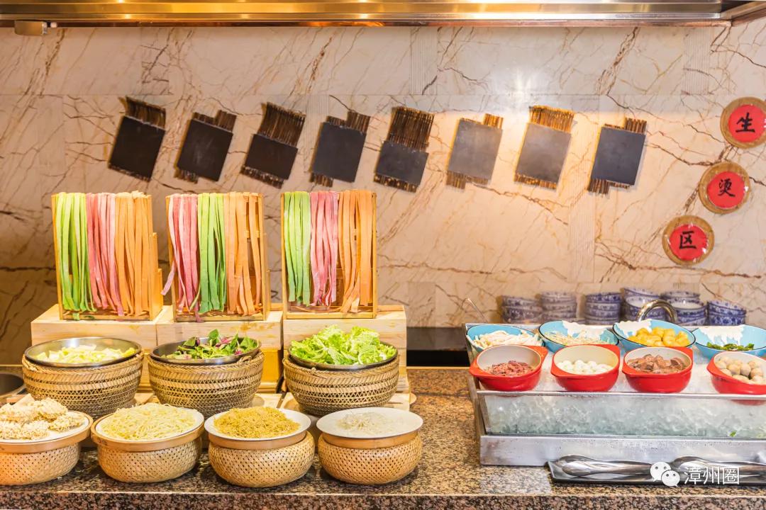 小龙虾海鲜自助烤肉,这家自助餐性价比超高