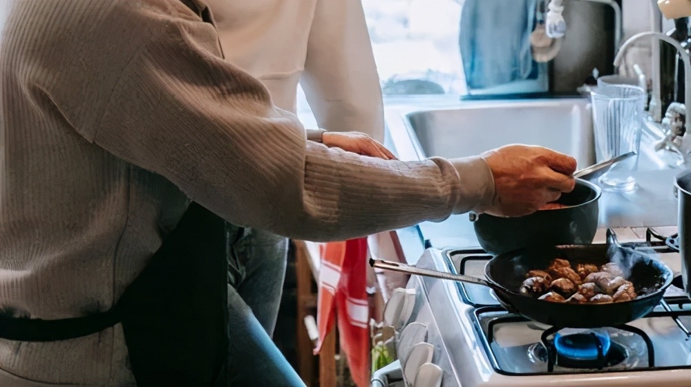 有涂层不粘锅有毒吗,不粘锅的涂层有毒有害吗