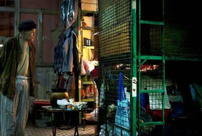 你家的老人，也在小区里捡纸箱子吗