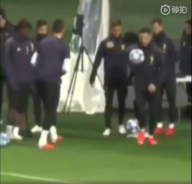 罗三岁训练场面,c罗三岁踢足球比赛