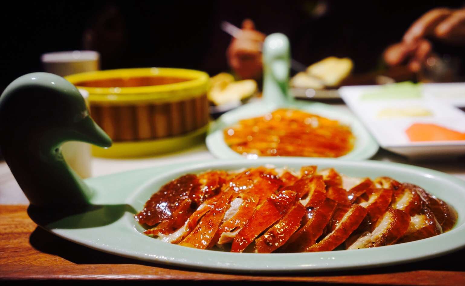 传统烤鸭技艺到底多讲究？烹饪大师剖析为什么现在北京烤鸭不对味