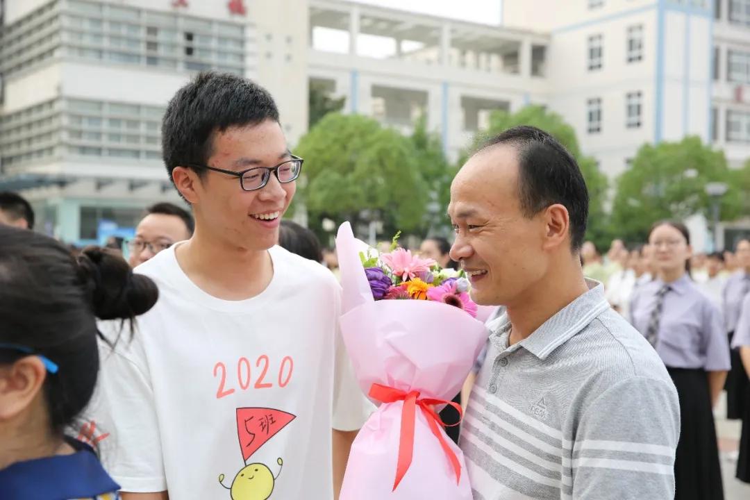 愿此去前程似锦归来仍是少年句子,愿此去前程似锦归来仍是少年视频