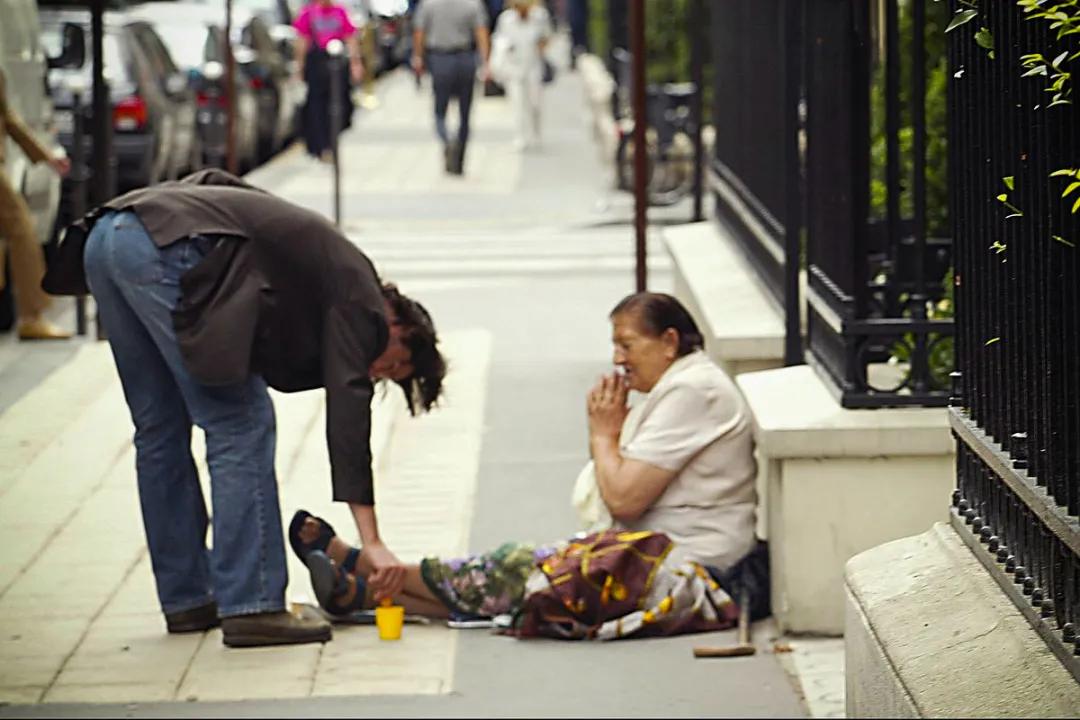 基努里维斯爱上一个流浪汉的电影,基努里维斯40岁