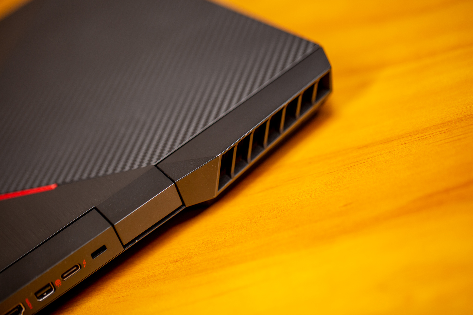 暗影精灵5和光影精灵5哪个好,暗影精灵5如何开启一键狂暴模式