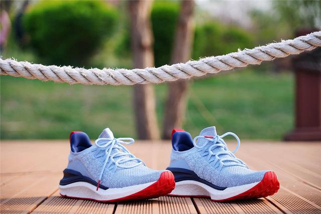 小米跑鞋对比李宁赤兔4,小米跑鞋对比阿迪