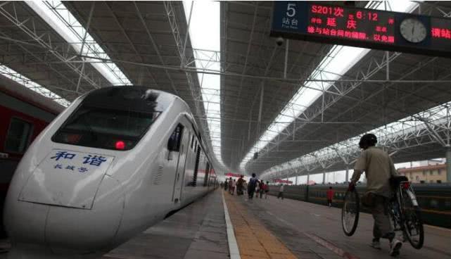 亚洲最大的火车站多少站台,亚洲最大的地下火车站