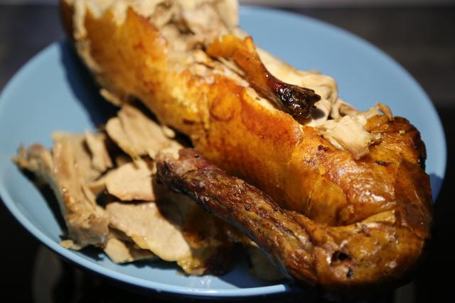 吃完烤鸭的鸭架子怎么办,北京烤鸭的鸭架怎样处理好吃