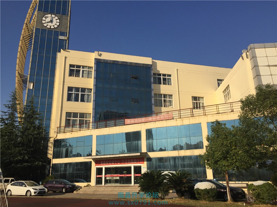 走进校园小学生们的笑容天真烂漫,走进南昌红谷滩新区实验学校