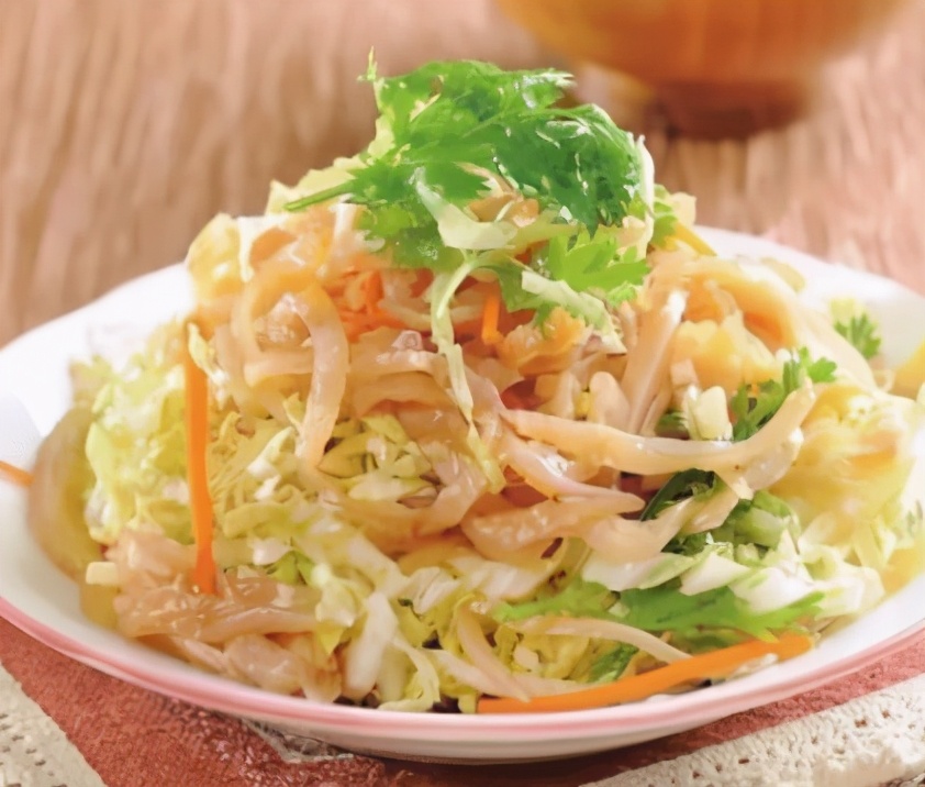 三文鱼新冠病毒官方辟谣,得新冠病毒能吃三文鱼吗