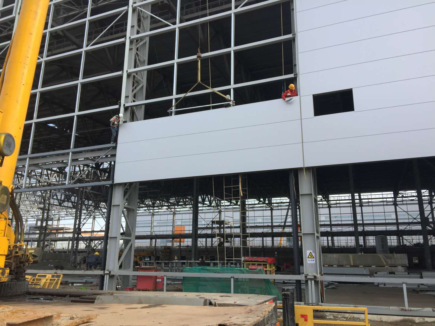 彩钢夹芯板怎么选购,如何选择防火岩棉夹芯板工厂