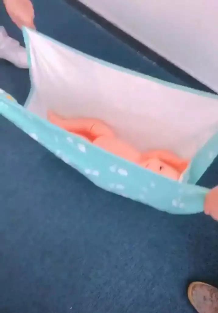 孩子有安全感的抱娃方法,抱孩子每个妈妈都知道的动作