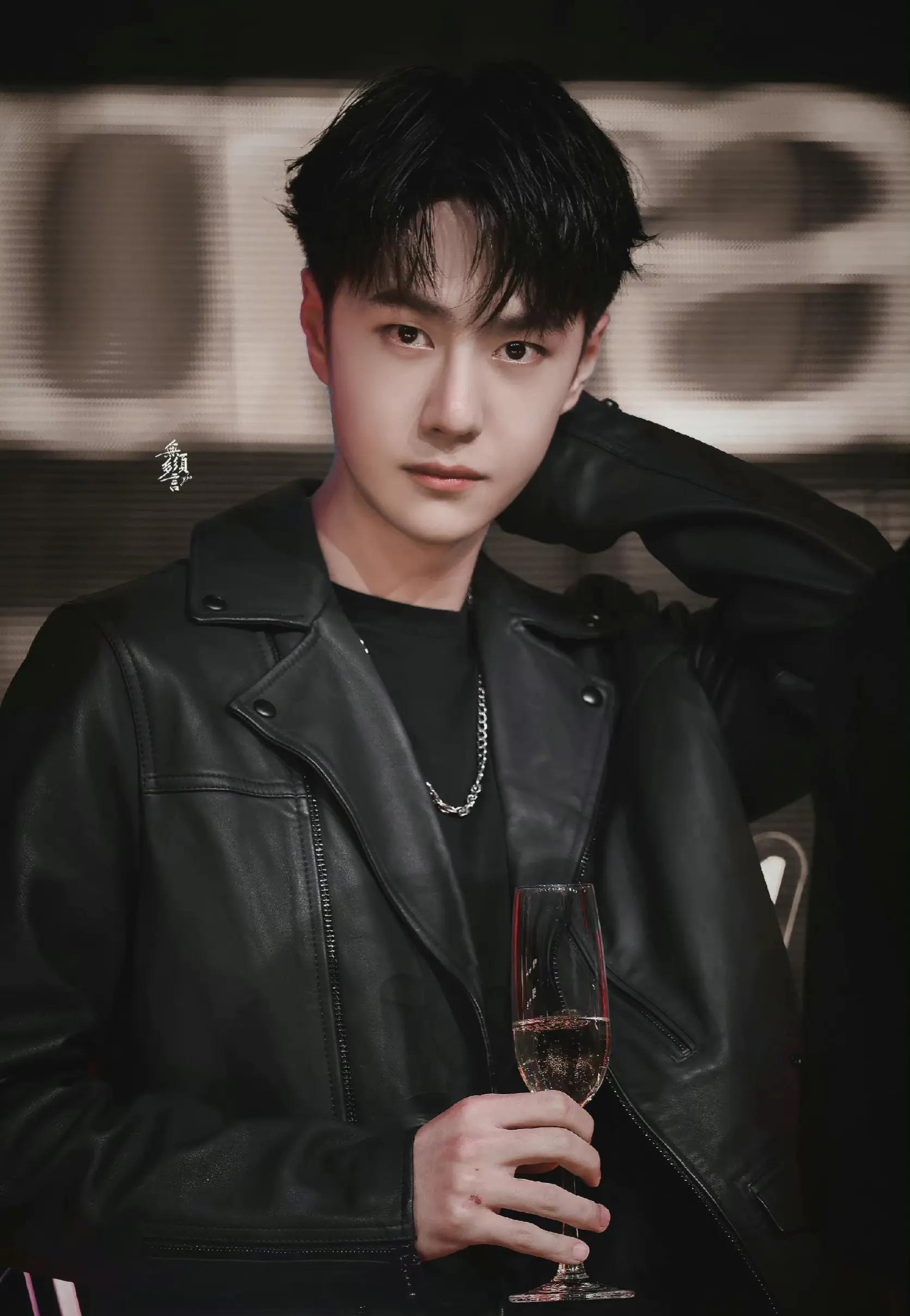 零点官宣：王一博又一全球代言，25小时未眠，疲惫也不影响资源