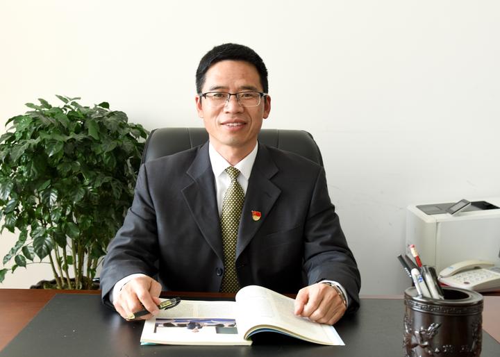 校长对全体师生提出新学期的希望,十位校长新年愿望