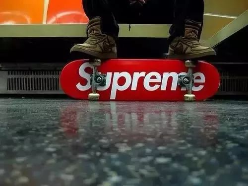 鲸潮丨年轻人不买潮牌，和咸鱼有什么区别？