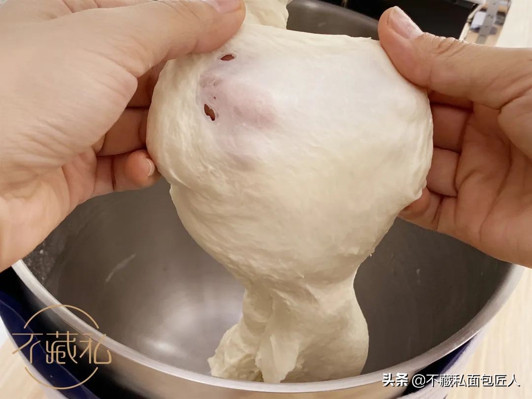 厨师机可以揉含水量低的面团吗,厨师机加黄油揉面团越来越粘