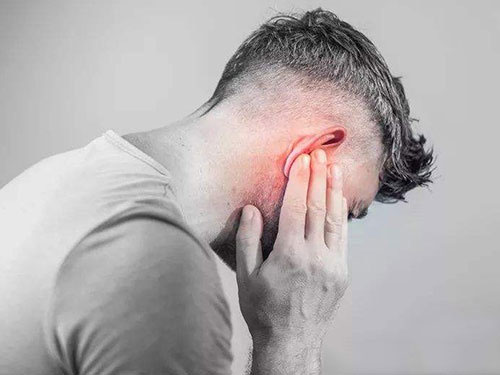 耳屎结成硬块一掏就出血,耳朵里耳屎粘在耳壁上像个瘤