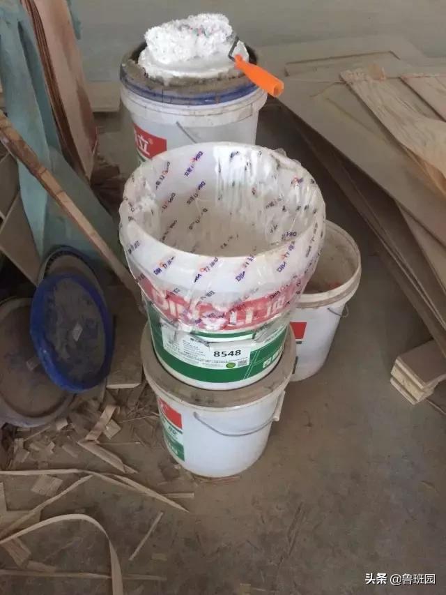 白乳胶和胶水的区别,白乳胶和拼板胶哪个更适合断木板