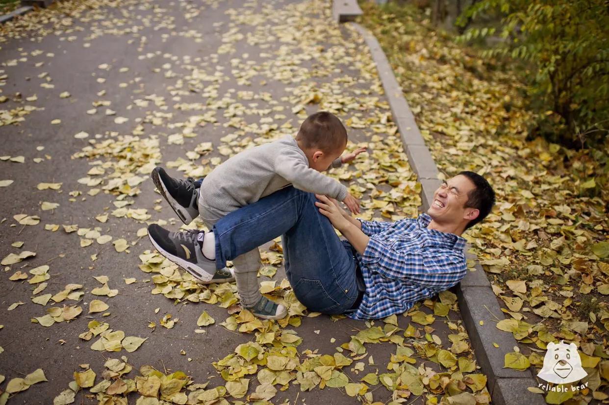 不知道如何与孩子相处？无法与孩子亲密接触？三个字解决你的烦恼