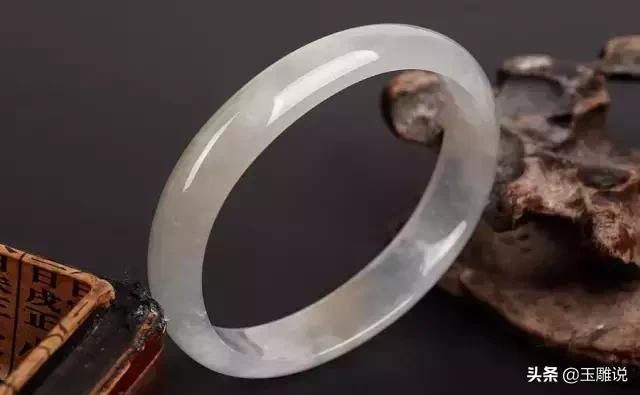 翡翠放时间长了变干怎么保养,刚买的新翡翠手镯应该怎样保养