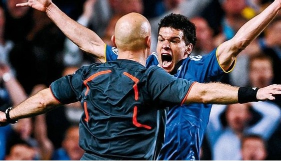 欧冠经典逆转安菲尔德奇迹之夜,欧冠十大经典对决利物浦切尔西