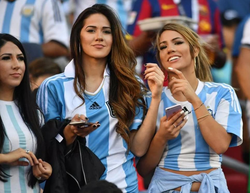 世预赛南美阿根廷vs巴拉圭,世预赛巴西vs阿根廷球迷打架梅西