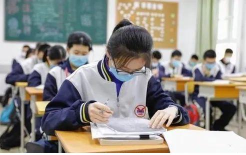 低于本科线20分以内补录还是专科,和本科线差几十分建议复习吗