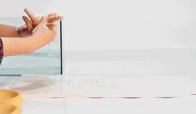 “踩在棉花”上的超厚拖鞋，价格不到30元，OMG哥轻松卖出20万双