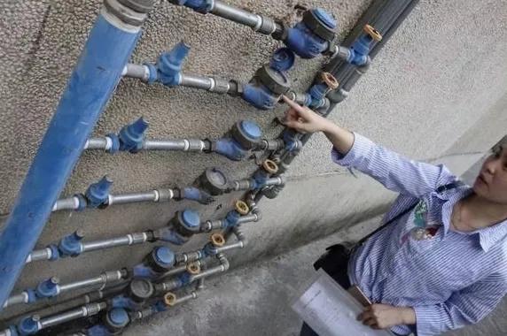 水表玻璃坏了用什么胶粘,水表玻璃坏了预示什么