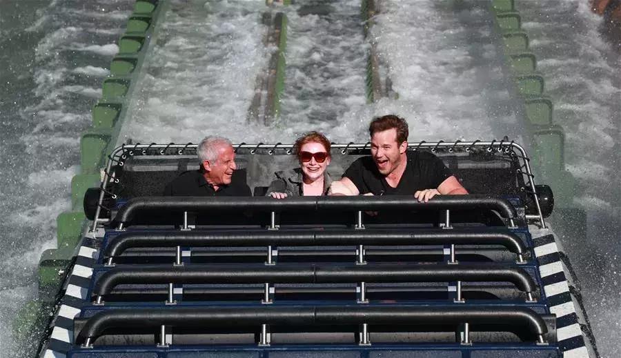 沉浸式乐园强势来袭游客“刷刷刷”不停