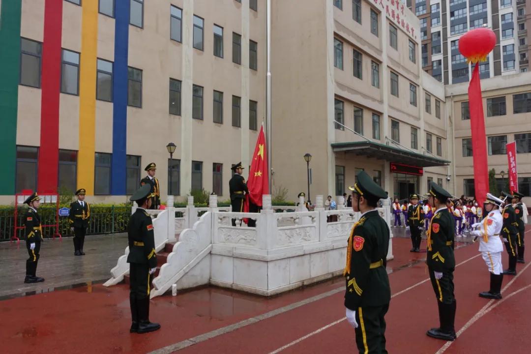 【“七个一”先锋在行动】呼和浩特市足球协会“万达分校足球基地”挂牌仪式在南门外小学万达分校举行