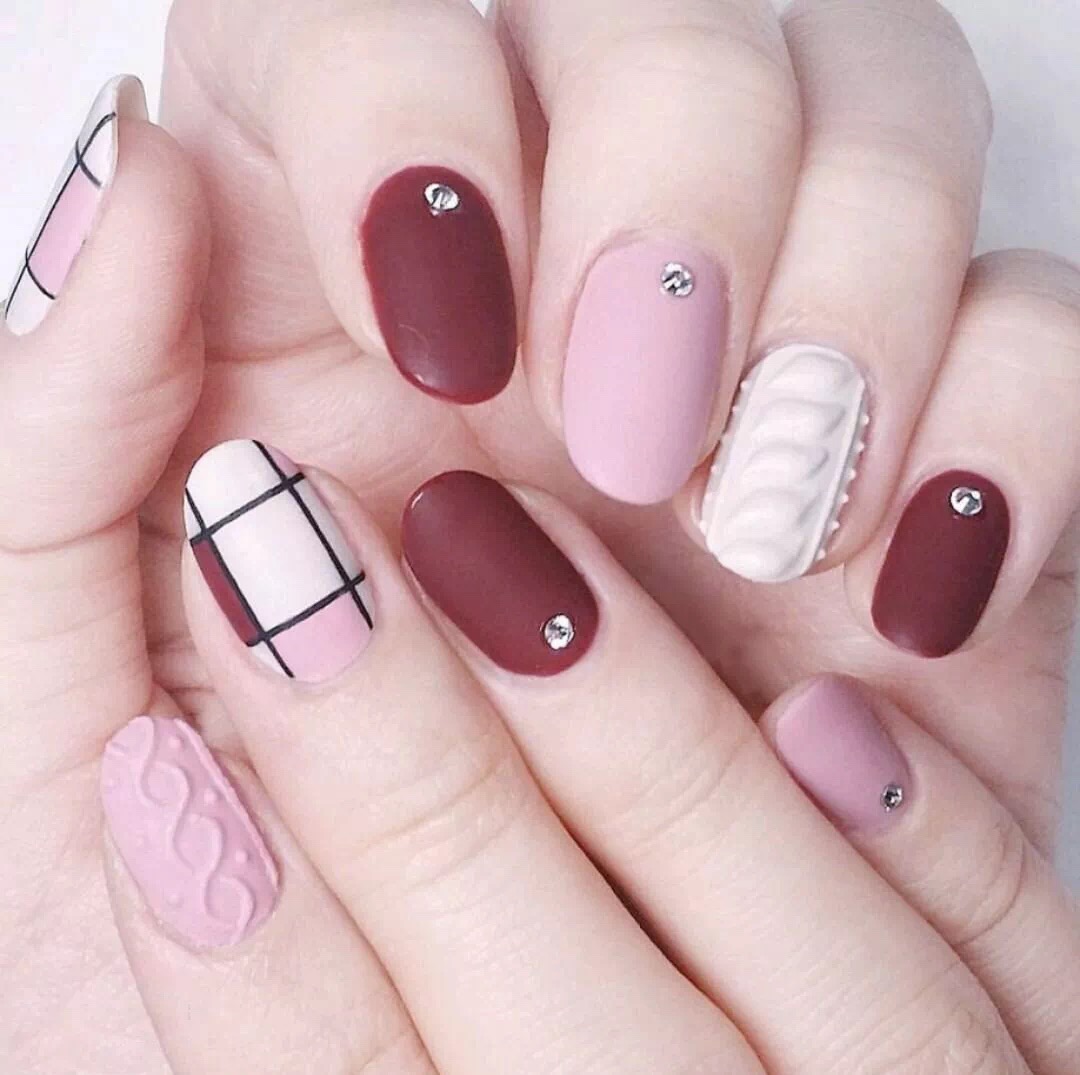 可爱又时髦的毛衣美甲教程，是时候给你的指尖换上“冬装”啦！