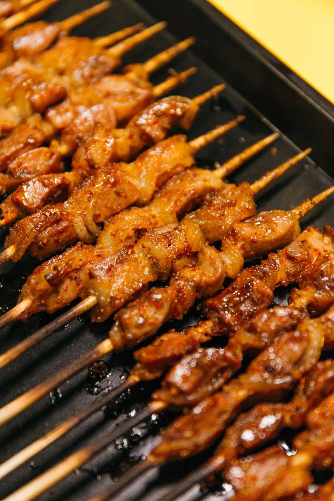 半个娱乐圈都打卡的眼镜小腰在簋街开店了！竟然3天五折！