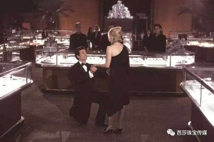 向太给郭碧婷买钻戒,向佐求婚郭碧婷钻戒