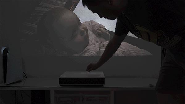 峰米c2激光电视白天效果怎么样,多功能峰米激光电视开箱