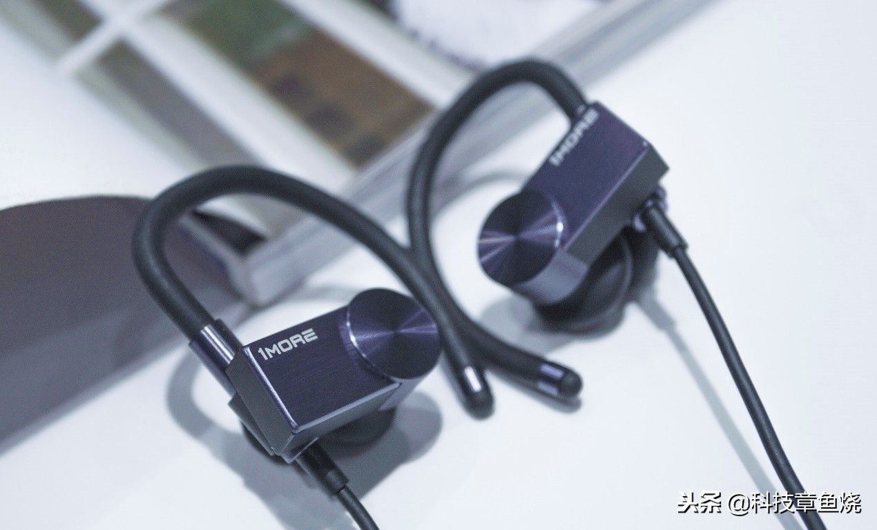 运动的时候耳机总是停,运动耳机戴不上去是怎么回事