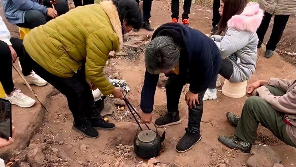 重庆地火村燃烧60年不熄灭,重庆地上冒火的村庄