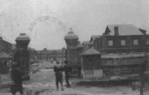 鑲茶嫳瀛︽牎鏃ュ父,鑲茶嫳瀛︽牎鍥炲繂