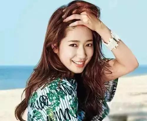 小眼睛大圆脸女生适合的发型,小圆圆脸适合什么发型