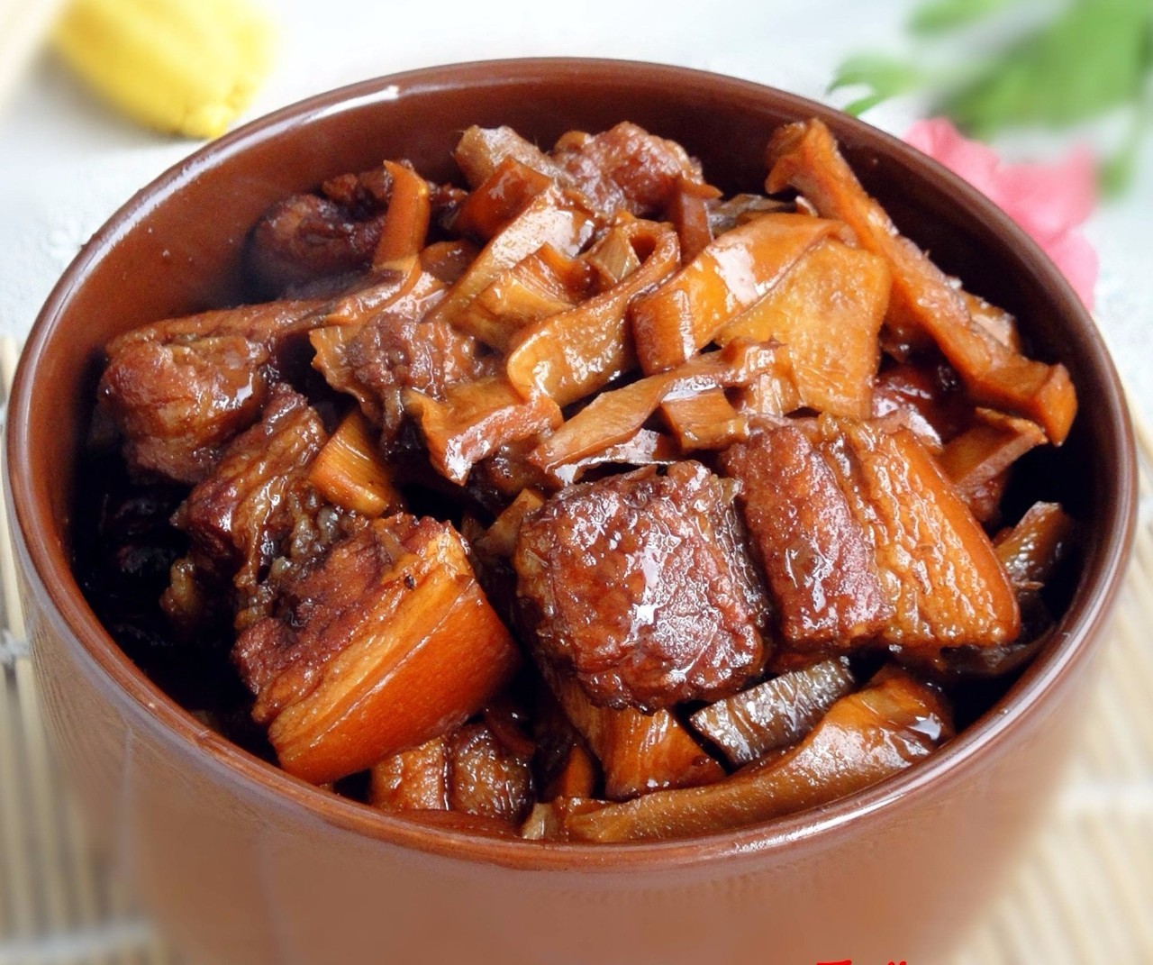 红烧肉不用冰糖用白糖行吗,做红烧肉用冰糖还是白砂糖