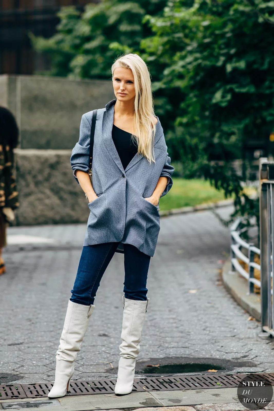 穿上长筒靴，拥有逆天长腿的同时还可以跟秋裤saybyebye