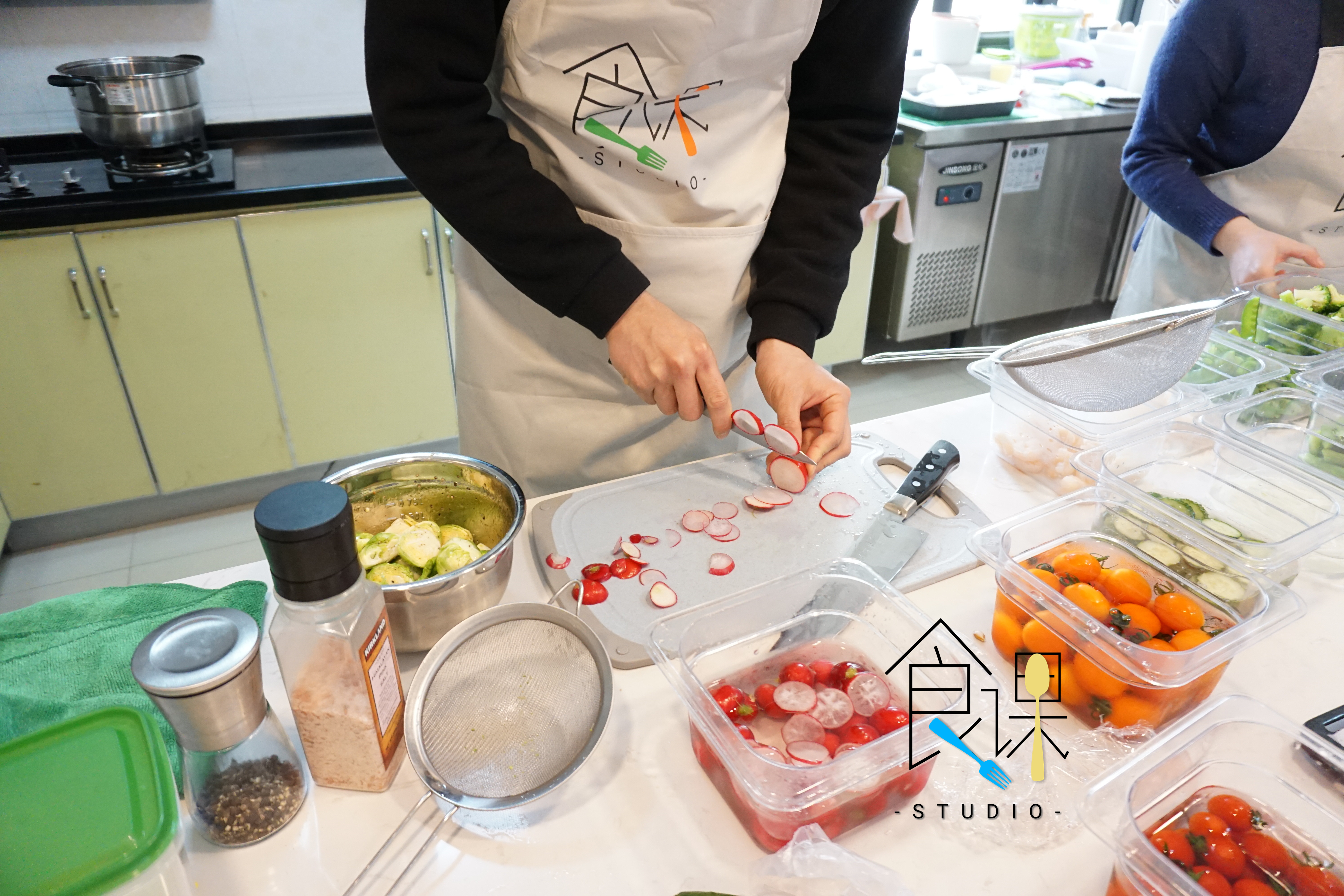 开一家轻食餐厅需要多少钱,开一家轻食餐厅怎么样