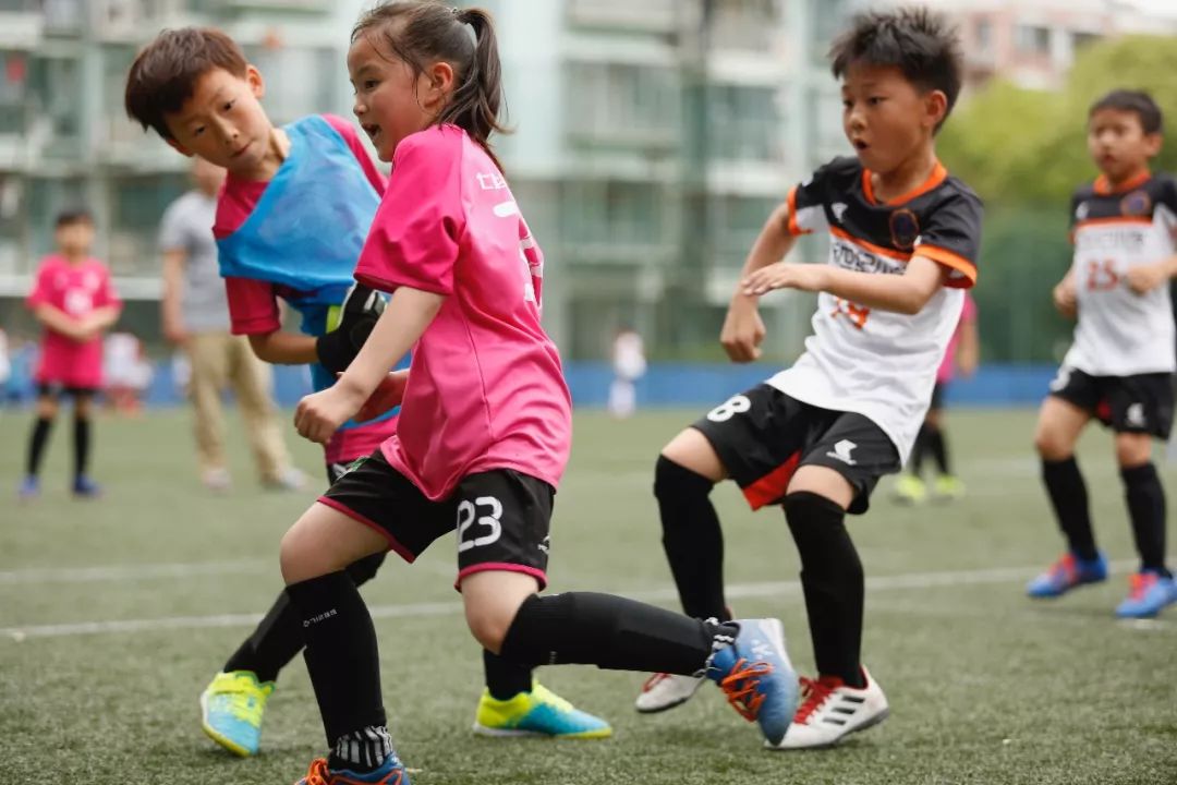 体汇+小小运动员风云榜｜双胞胎姐妹花的足球之旅