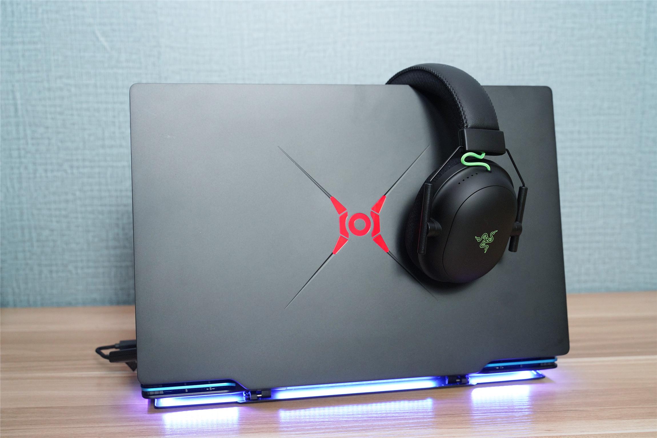 雷蛇旋风黑鲨v2电竞耳机上手,razer雷蛇旋风黑鲨v2x头戴式打csgo