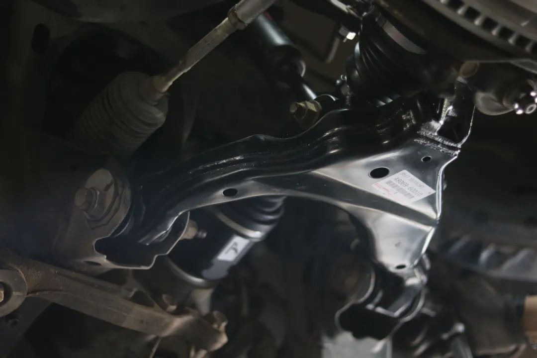 经典老车丰田lc90翻新复活,老款普拉多120翻新