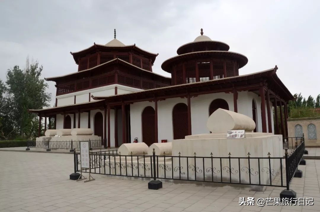 女孩辞职从广州去甘肃*疆新**旅行，途经敦煌哈密有惊无险的难忘经历