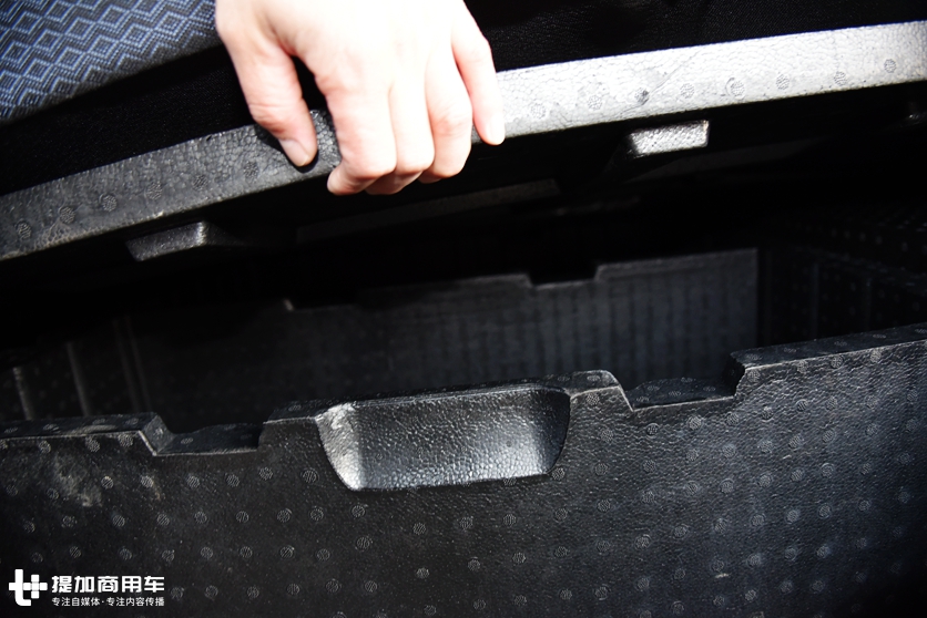 来自中国重汽的国民重卡，老司机带您重新认识豪沃T7H牵引车