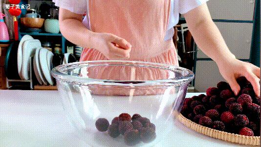 白酒泡杨梅和泡桑葚,白酒泡杨梅的杨梅需要清洗吗