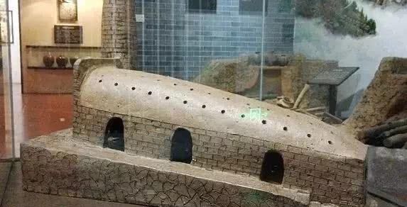 鐩涗笘涓浗缁忓吀浼犳壙,鐩涗笘涓浗鐡峰櫒